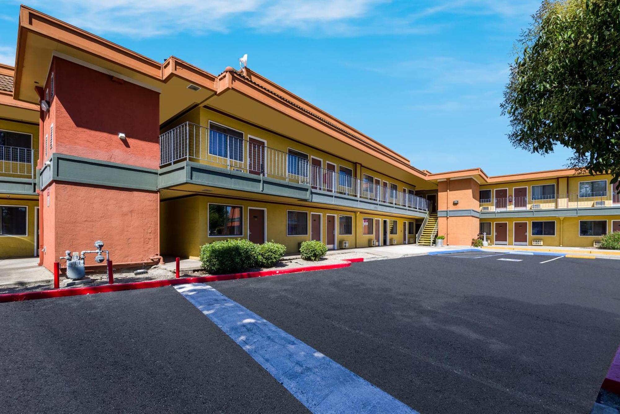 Rodeway Inn Livermore Eksteriør billede